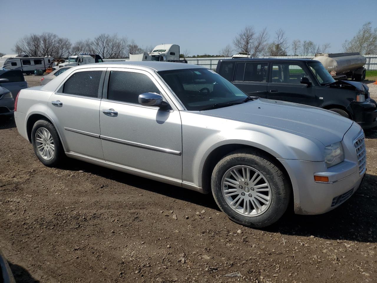 2010 Chrysler 300 - Image 4