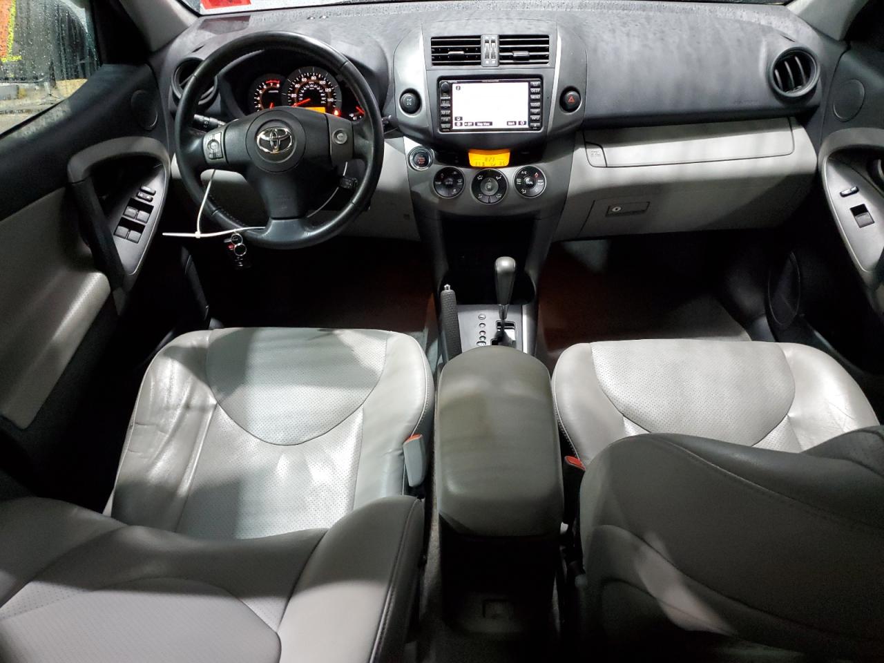 2011 Toyota RAV 4 - Image 8