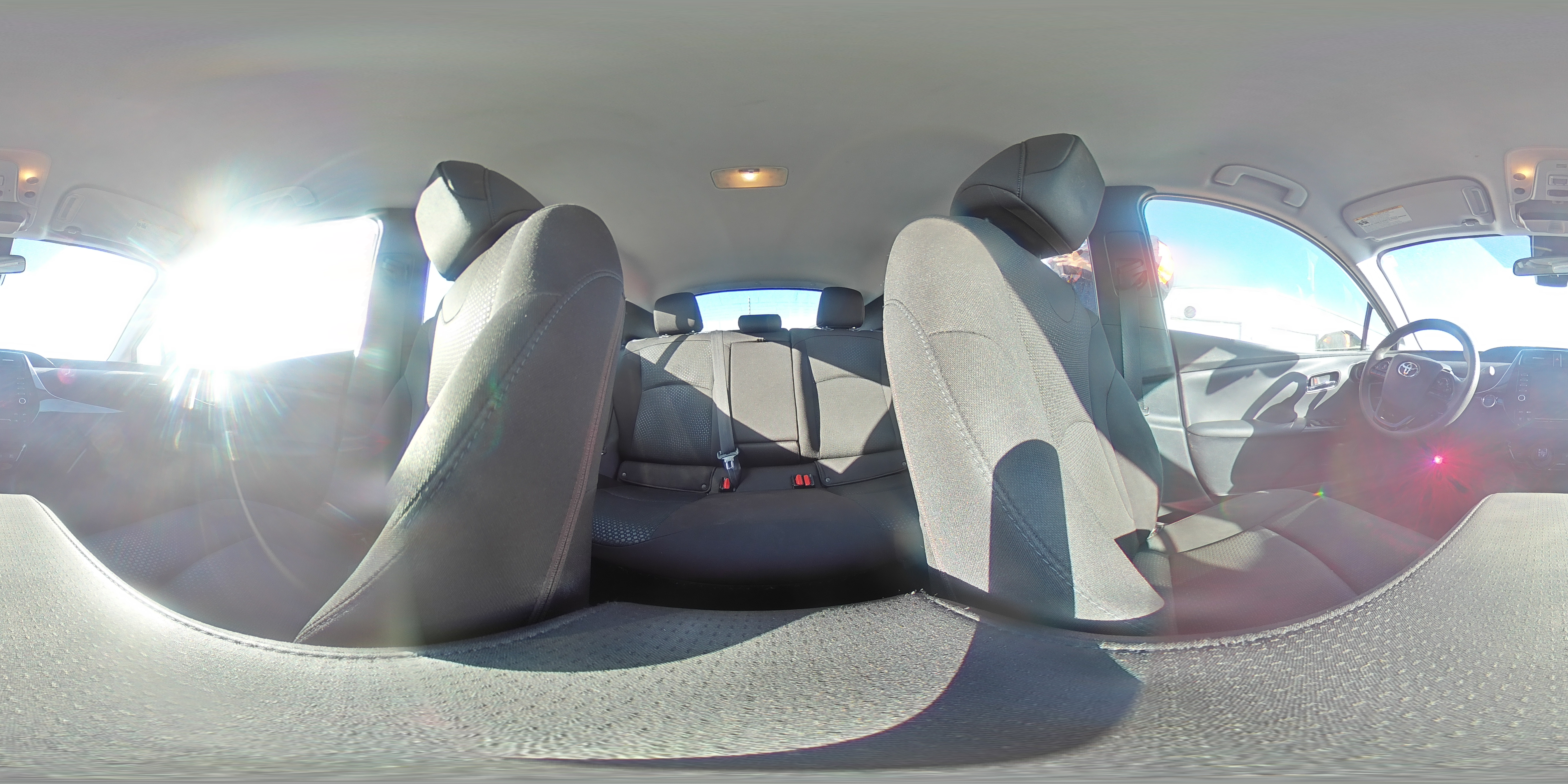2020 Toyota Prius - Image 14