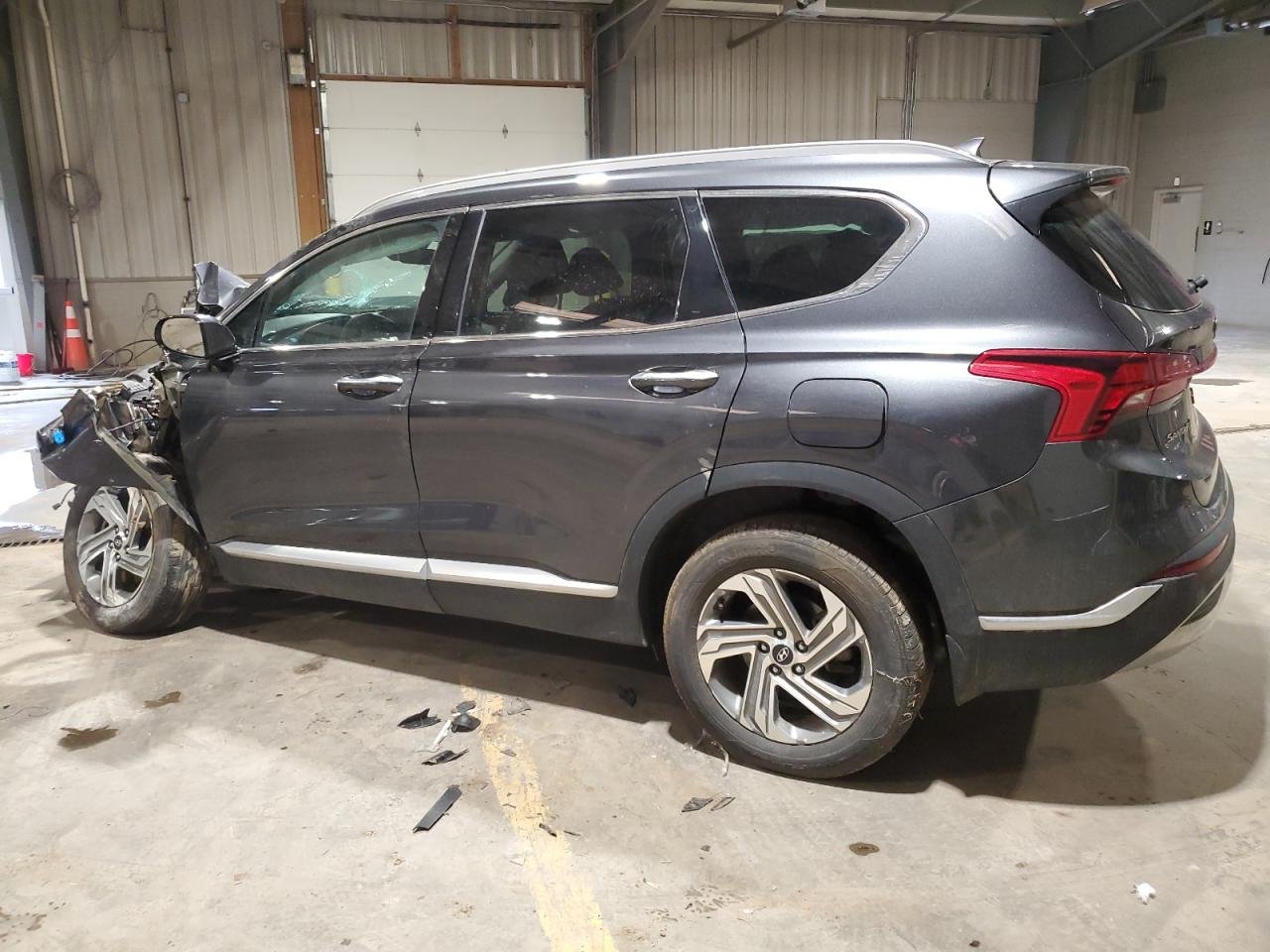 2022 Hyundai Santa Fe - Image 2