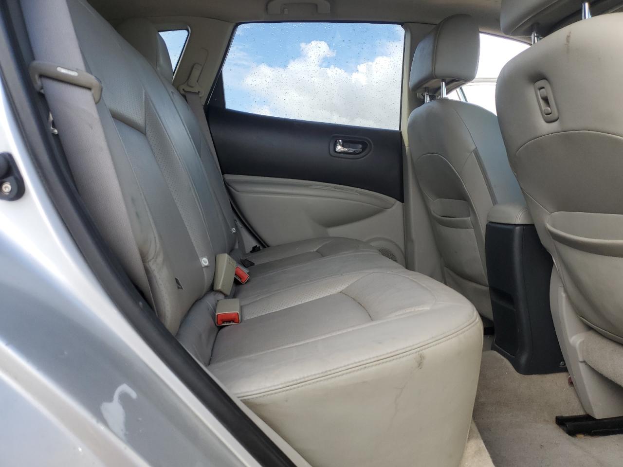 2011 Nissan Rogue - Image 11
