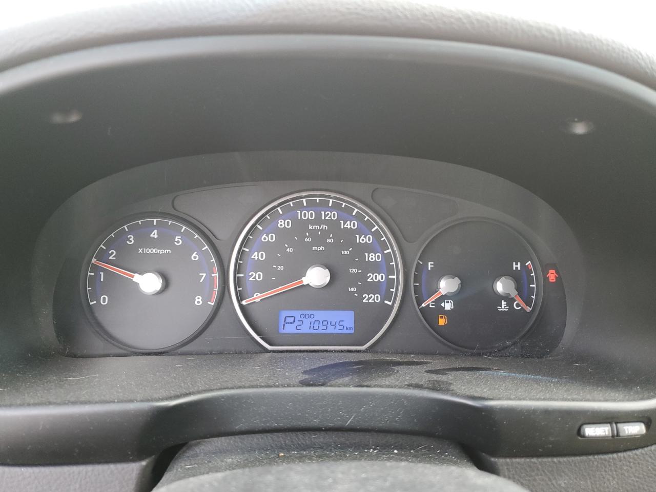 2010 Hyundai Santa Fe - Image 9