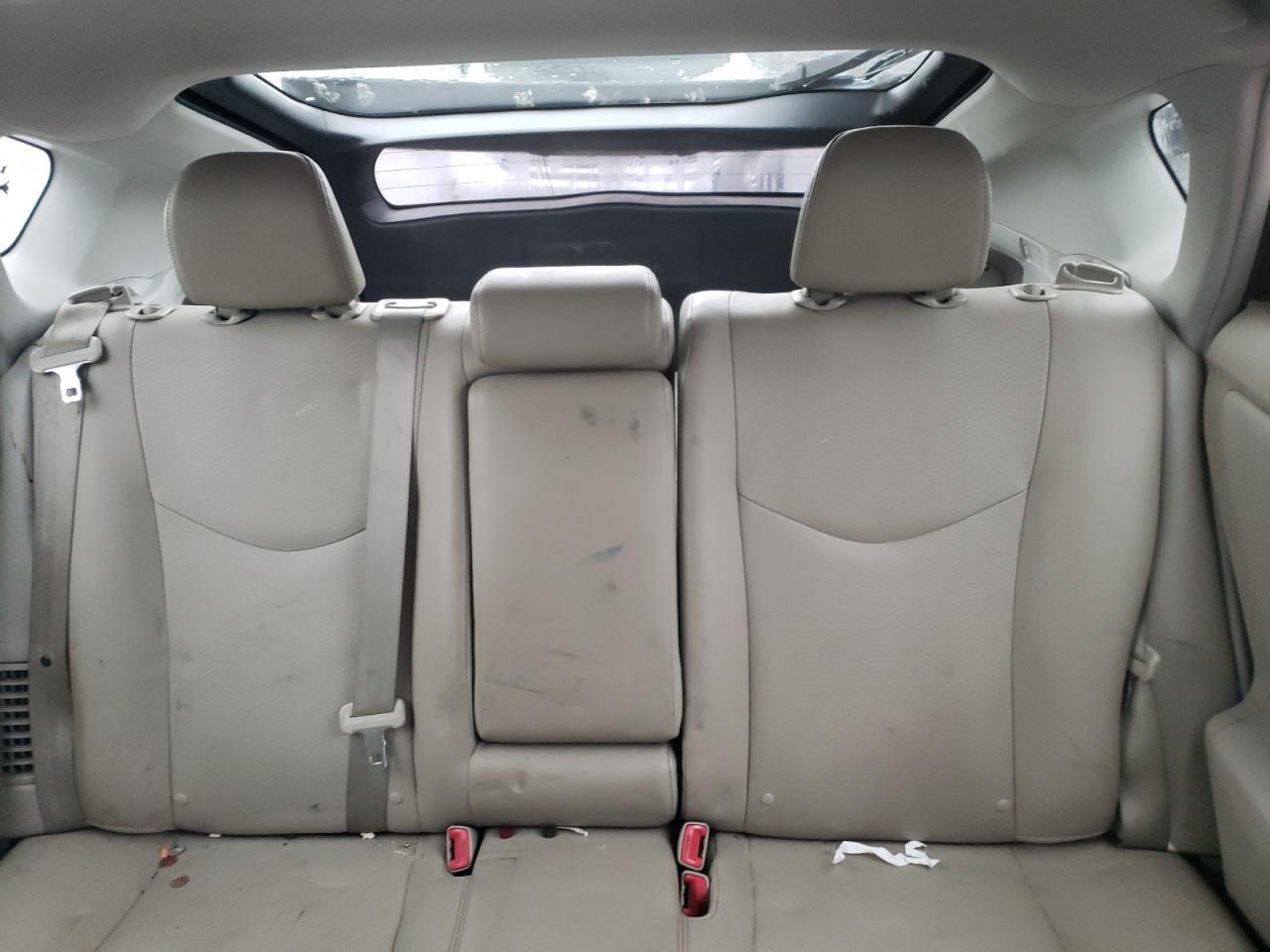 2011 Toyota Prius - Image 10