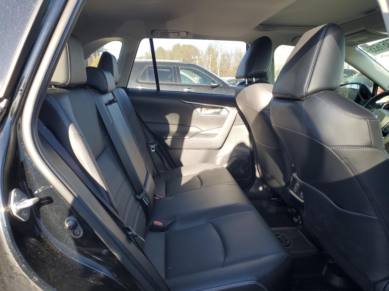 2023 Toyota RAV 4 - Image 11