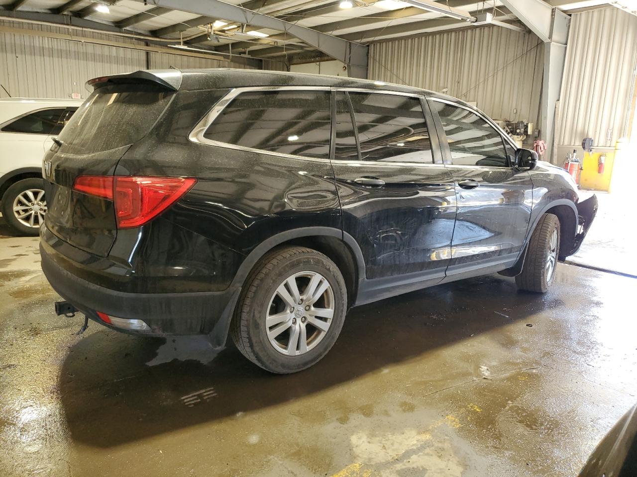 2017 Honda Pilot - Image 3