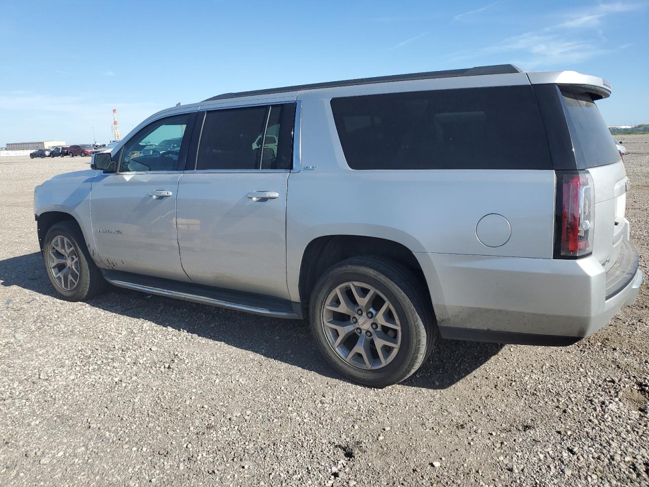 2016 GMC Yukon - Image 2