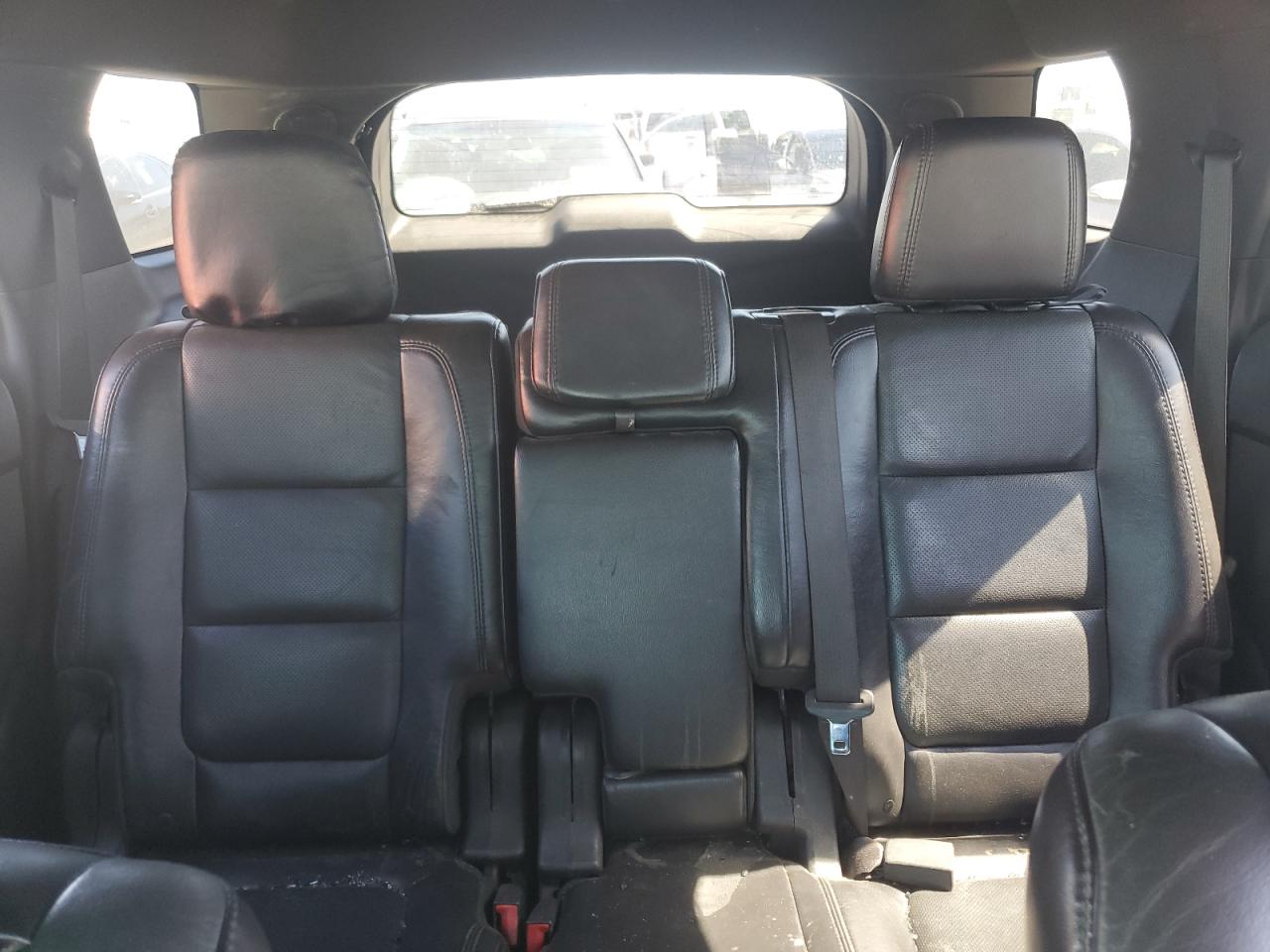 2014 Ford Explorer - Image 10