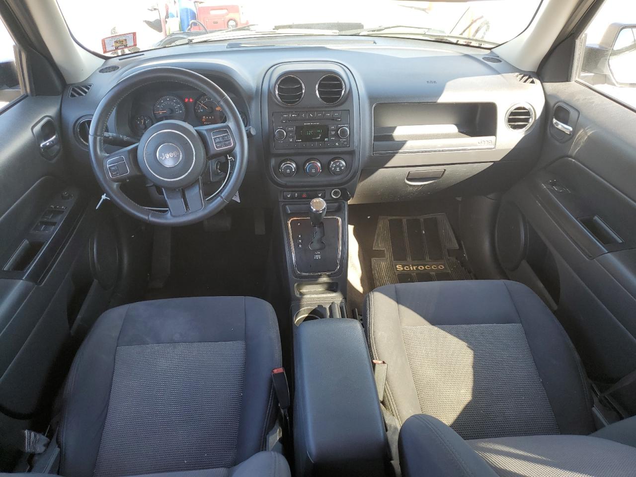 2015 Jeep Liberty (Patriot) - Image 8