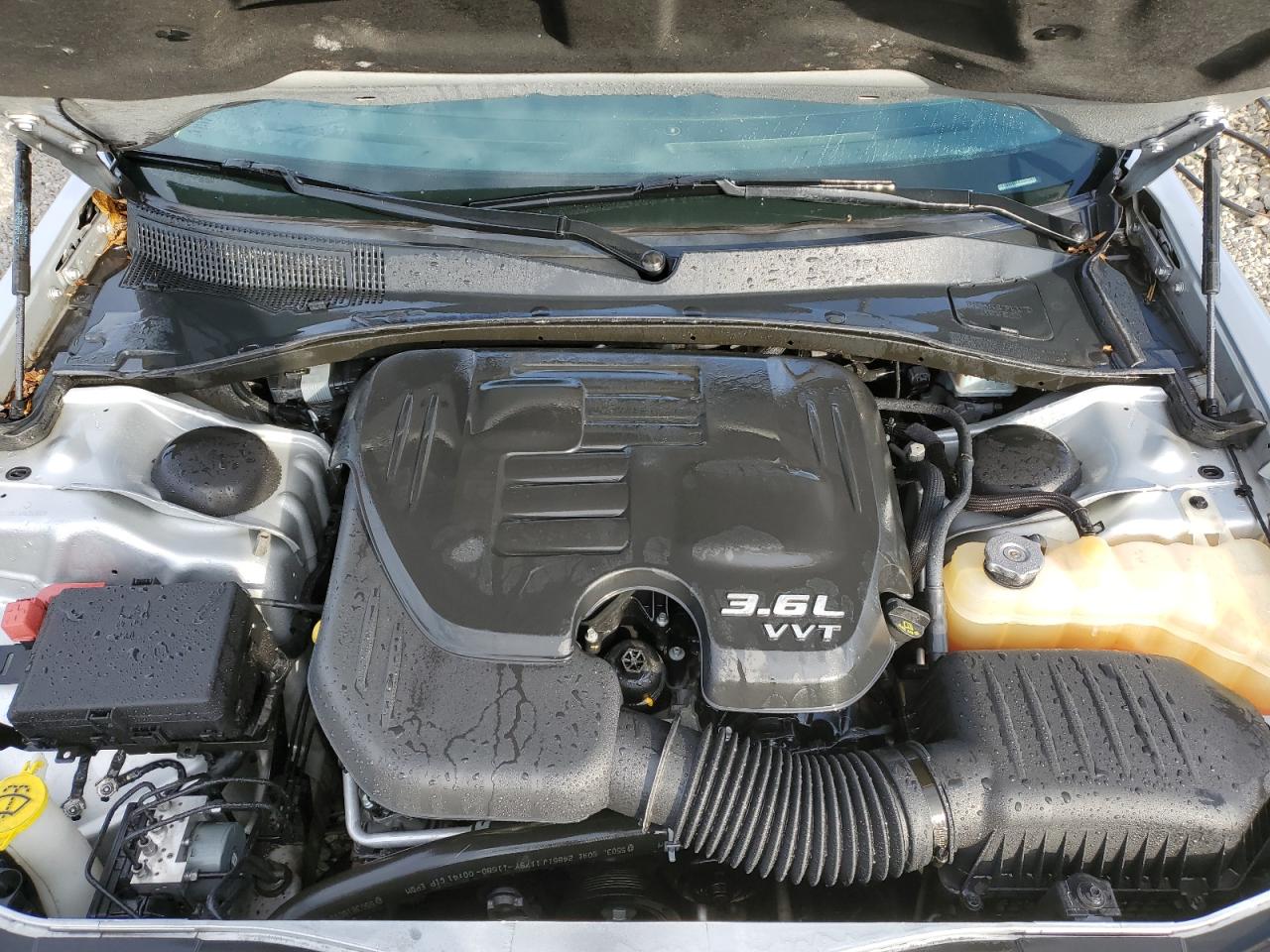 2019 Chrysler 300 - Image 11