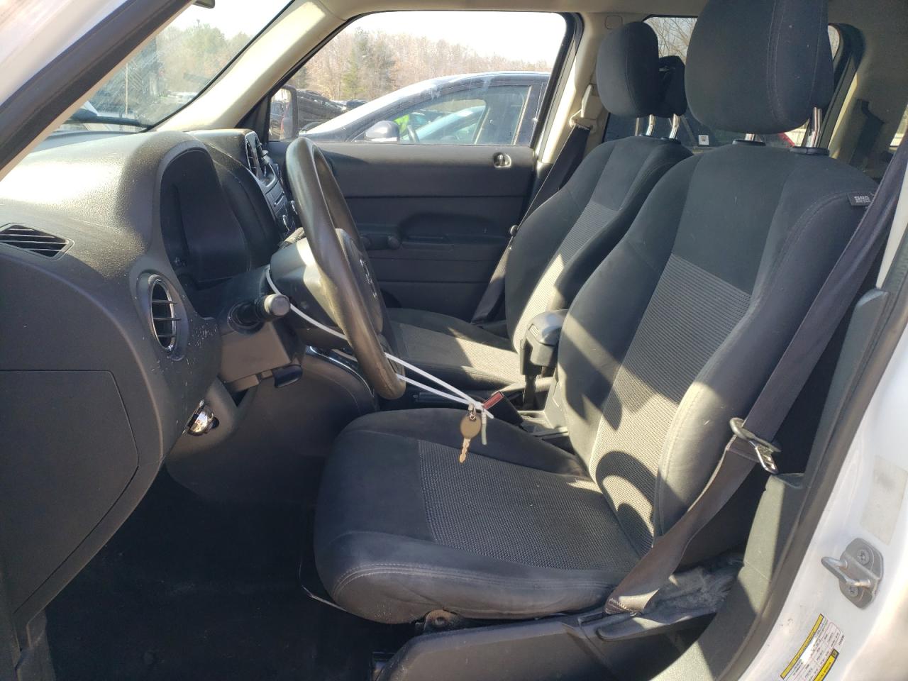 2015 Jeep Liberty (Patriot) - Image 7