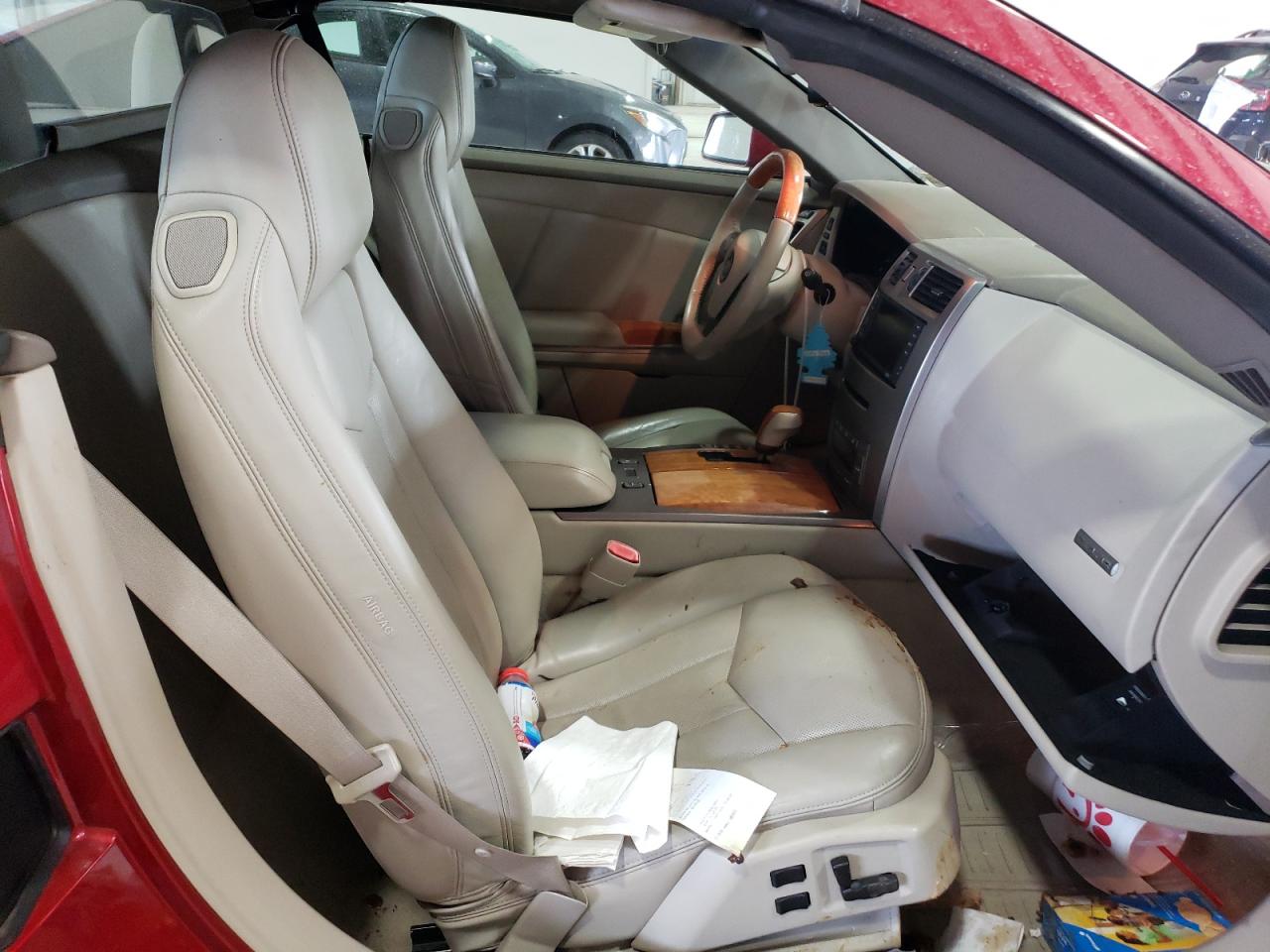 2004 Cadillac XLR - Image 10
