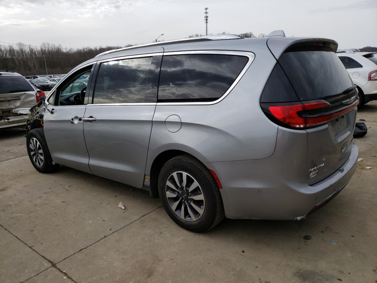 2021 Chrysler Pacifica - Image 2