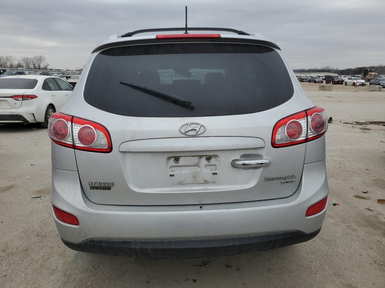 2011 Hyundai Santa Fe - Image 6