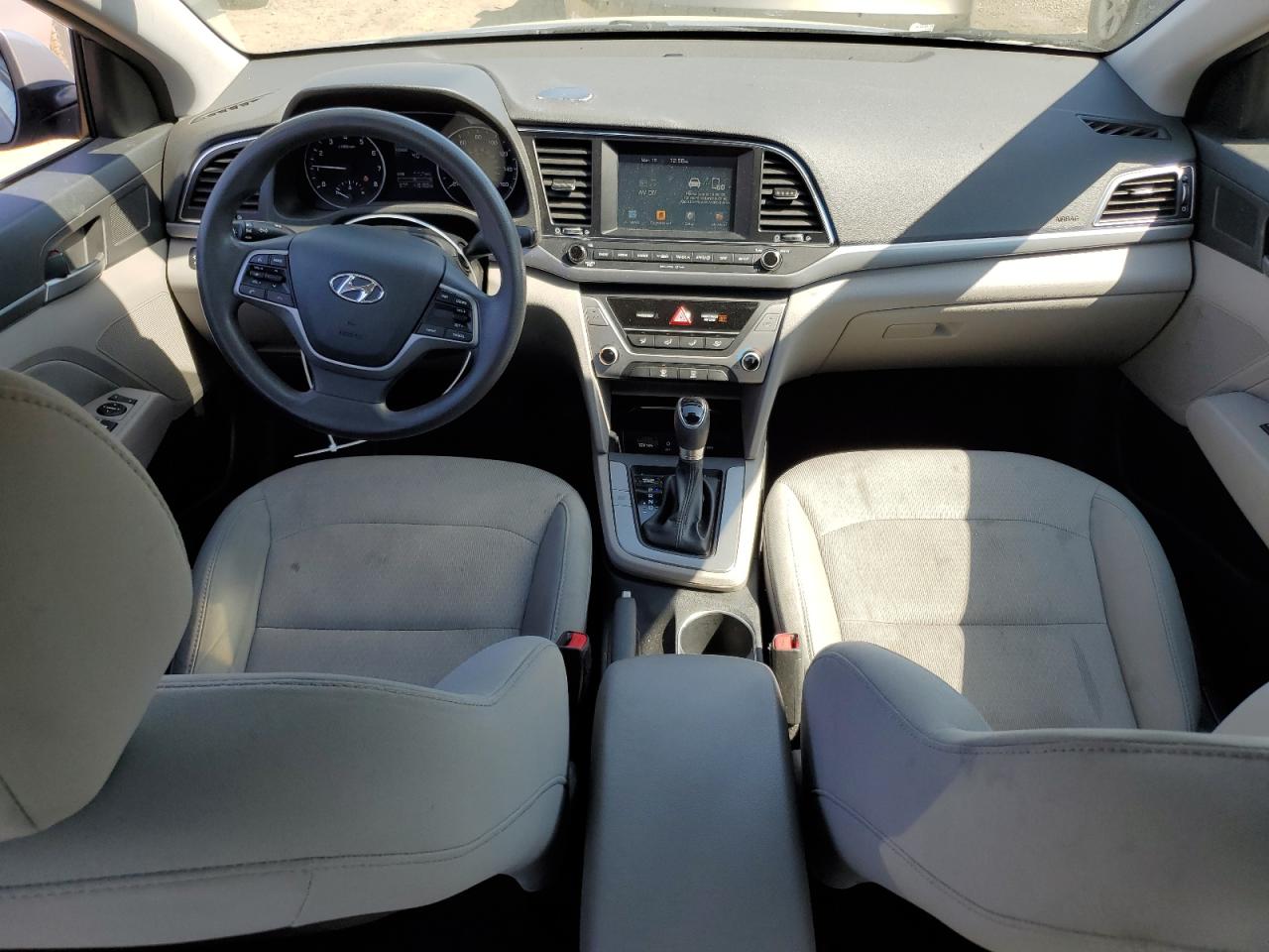 2017 Hyundai Elantra - Image 8