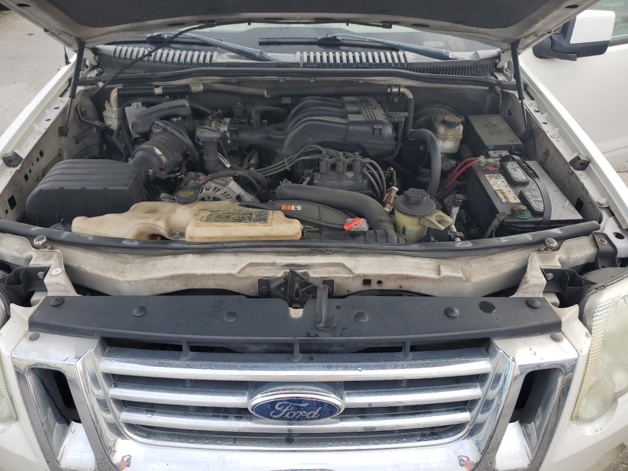 2010 Ford Explorer - Image 12