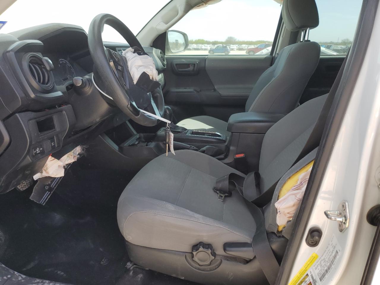 2018 Toyota Tacoma - Image 7