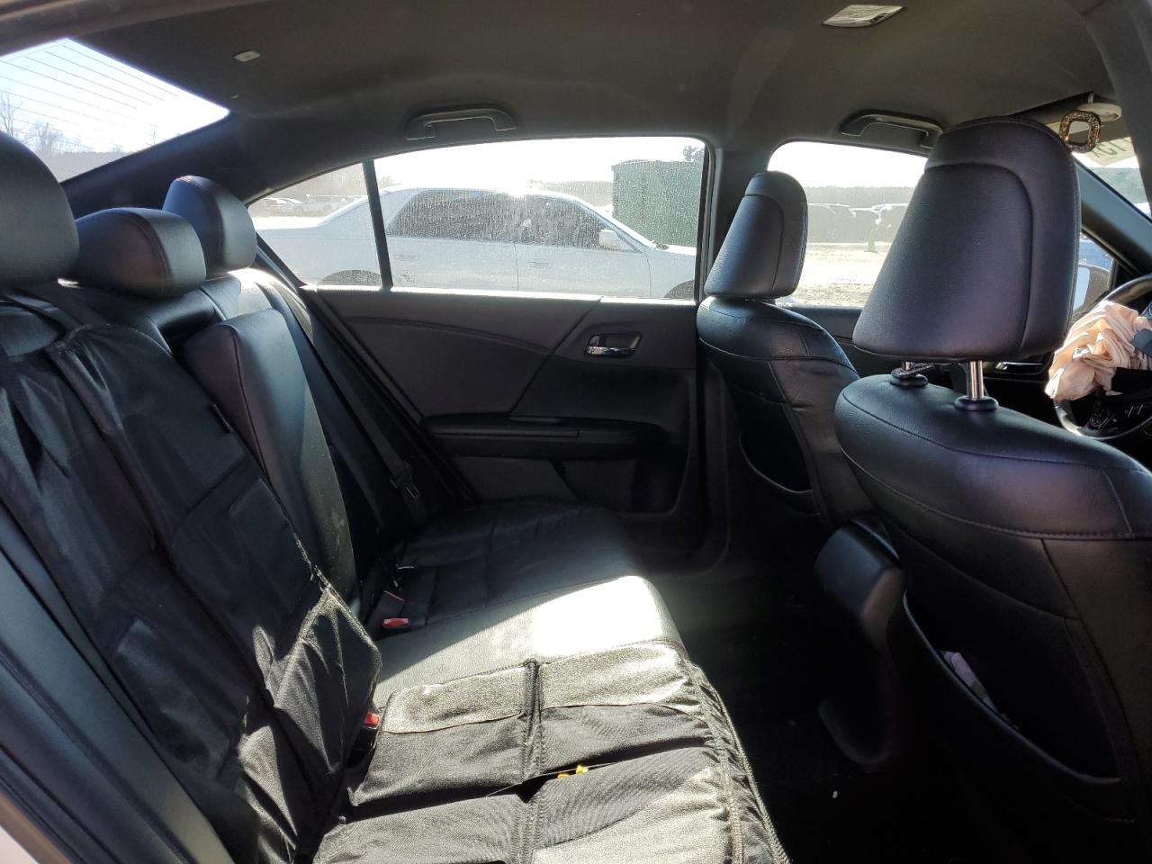 2017 Honda Accord - Image 12
