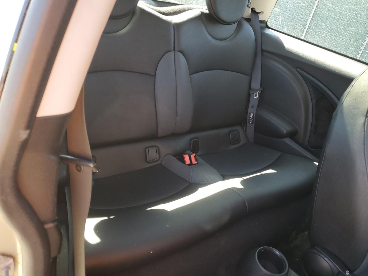 2010 MINI Cooper - Image 10