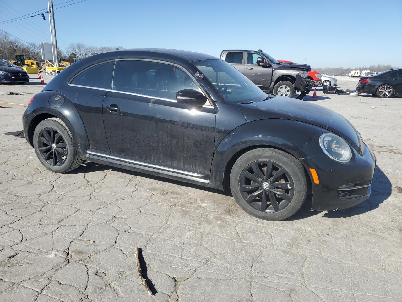 2013 Volkswagen Beetle - Image 4