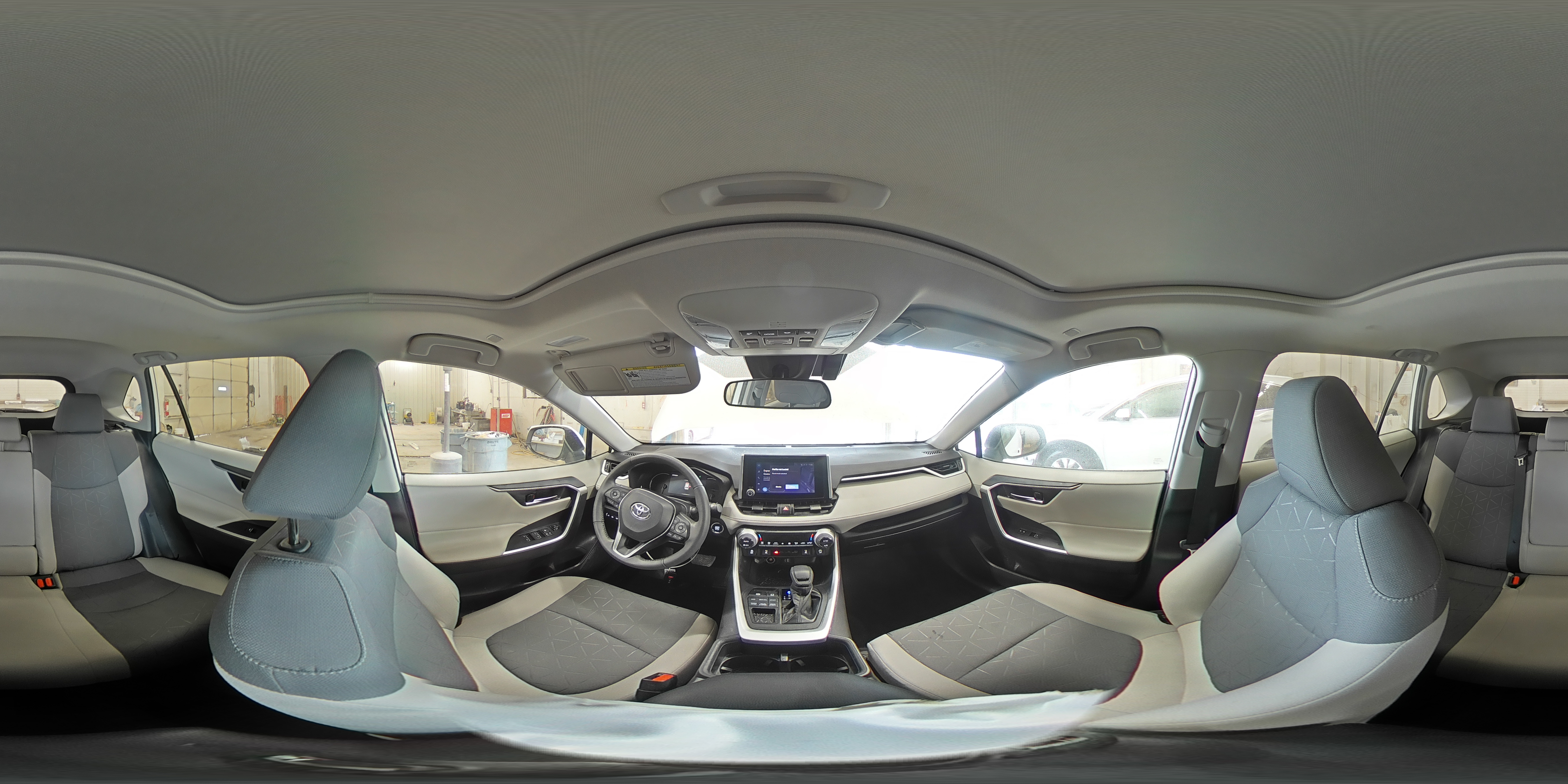 2023 Toyota RAV 4 - Image 16