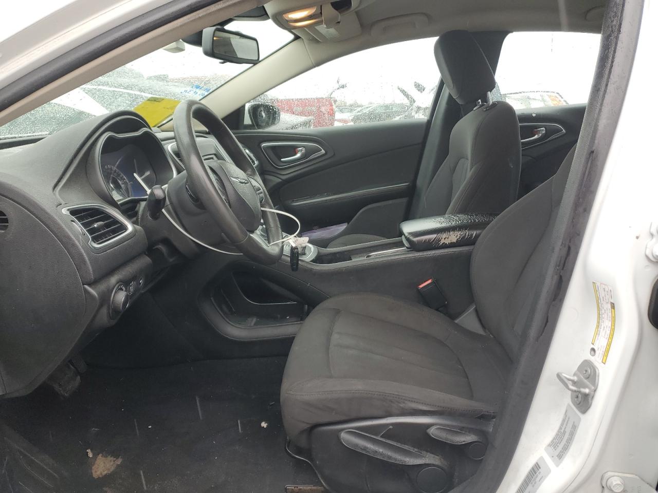 2015 Chrysler 200 - Image 7