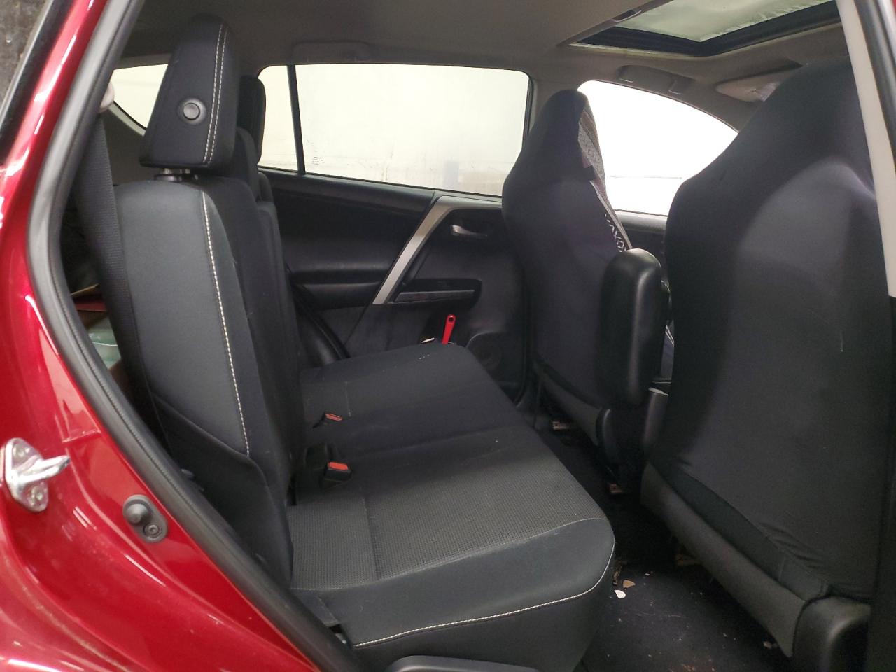 2018 Toyota RAV 4 - Image 12
