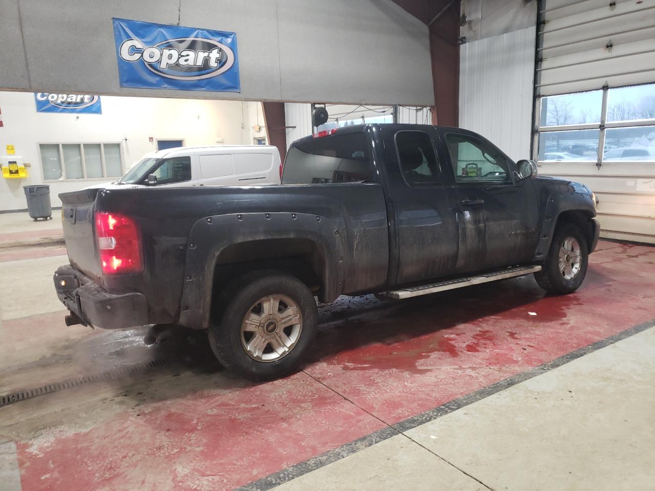 2010 Chevrolet Silverado - Image 3