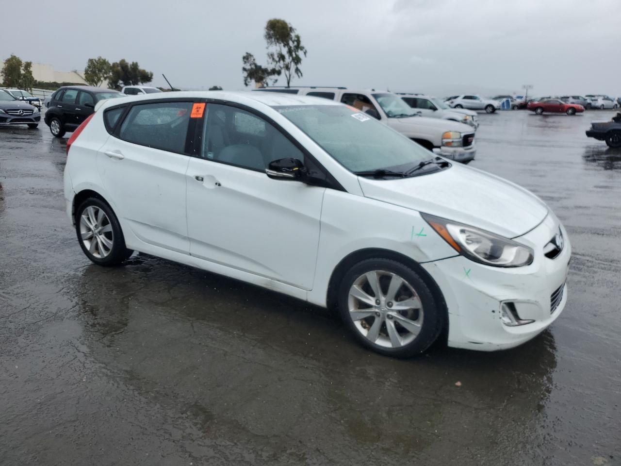 2013 Hyundai Accent - Image 4