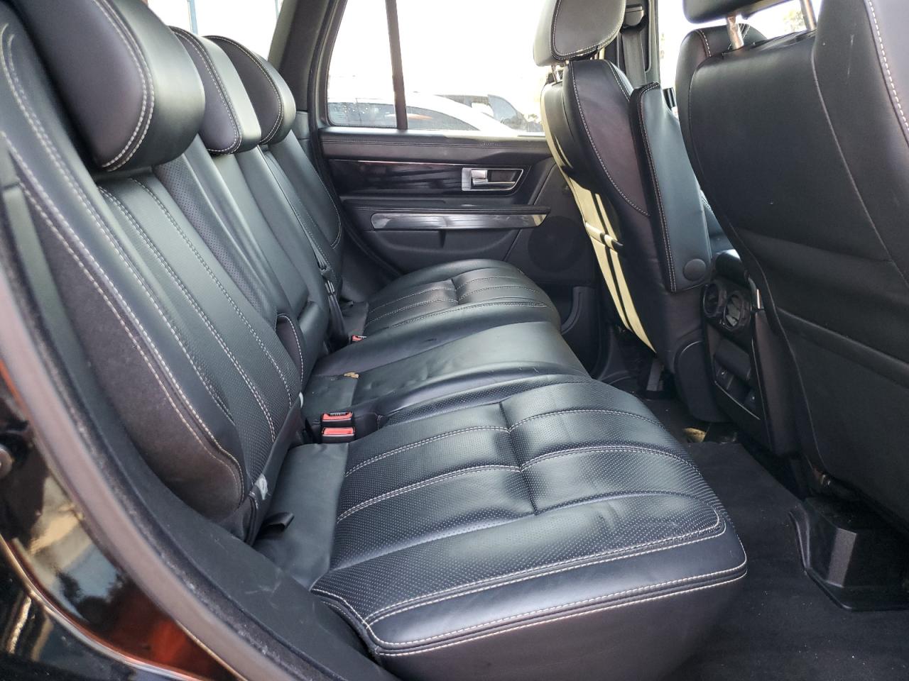 2013 Land Rover Range Rover - Image 11