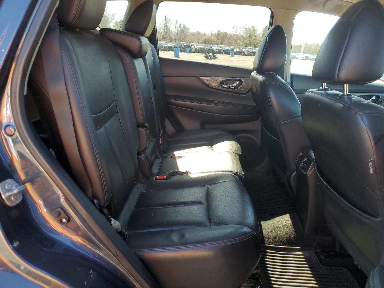 2014 Nissan Rogue - Image 11