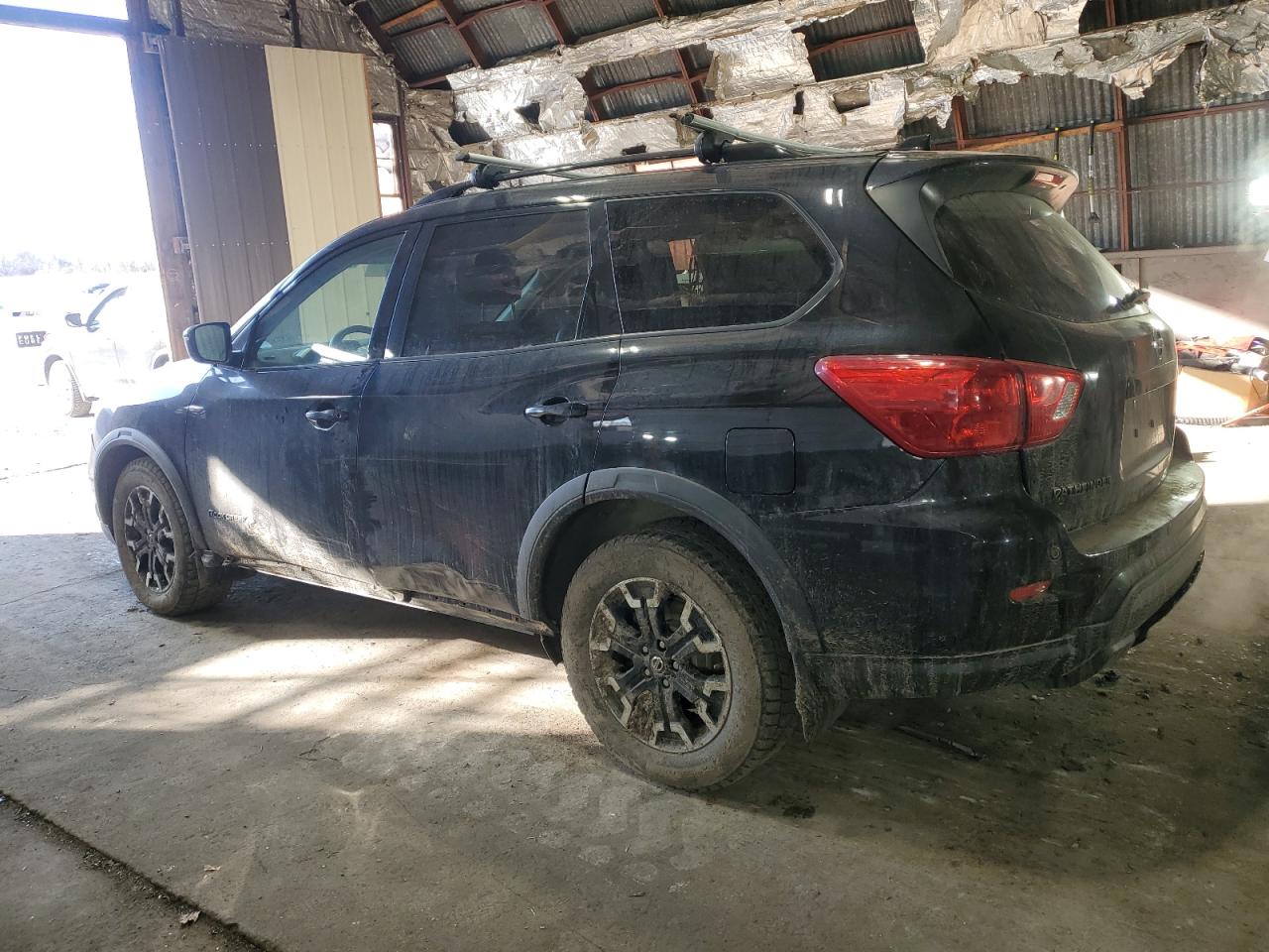 2020 Nissan Pathfinder - Image 2