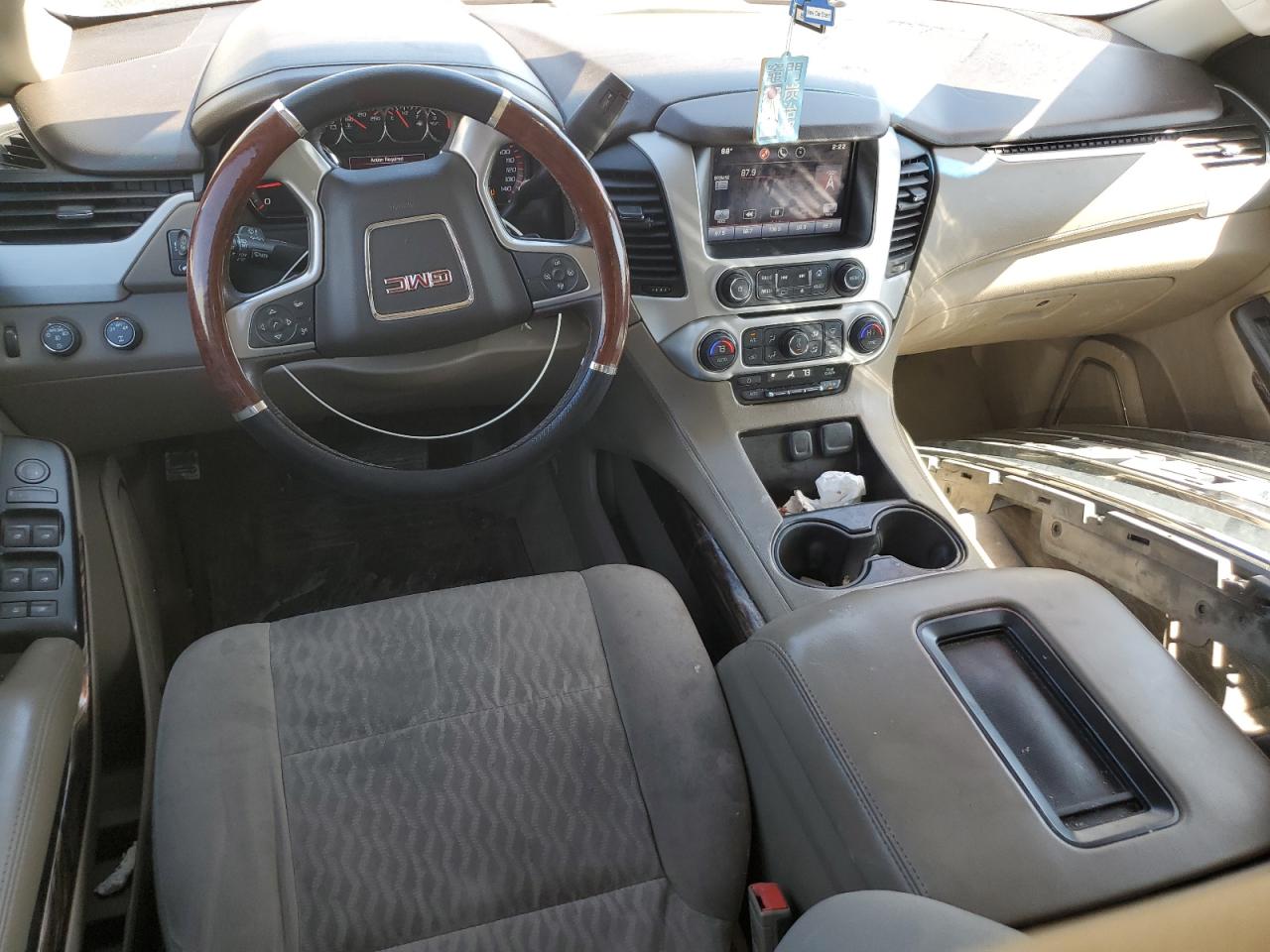 2015 GMC Yukon - Image 8