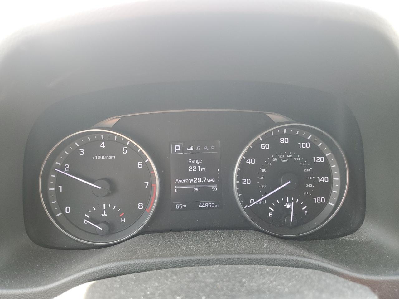 2017 Hyundai Elantra - Image 9