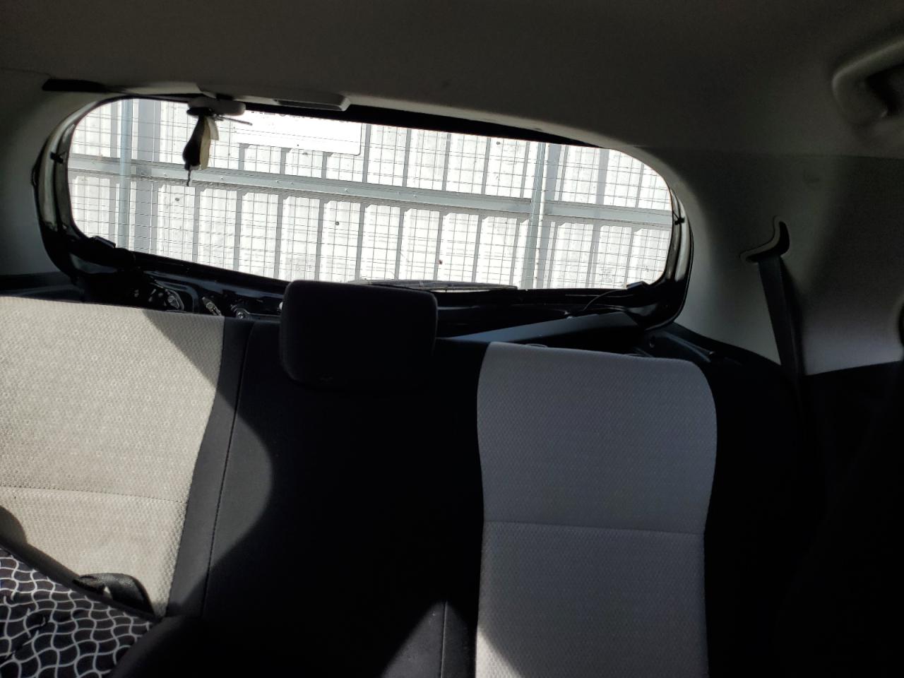 2012 Toyota Yaris - Image 10