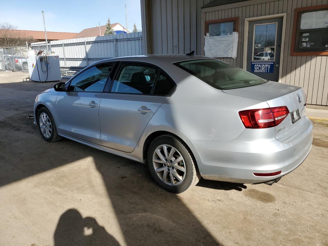 2015 Volkswagen Jetta - Image 2