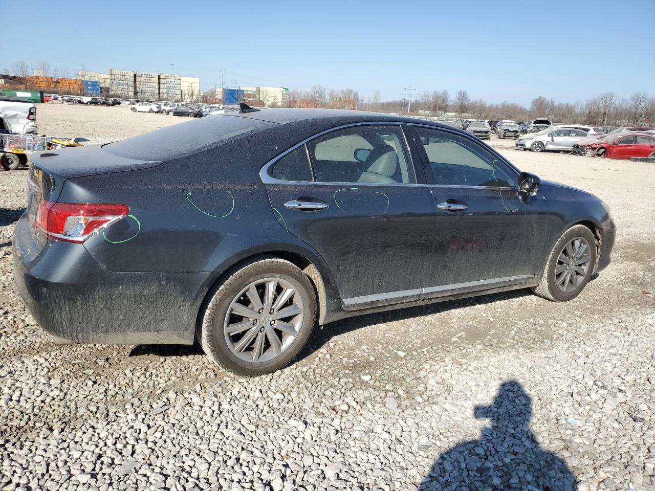2011 Lexus ES - Image 3