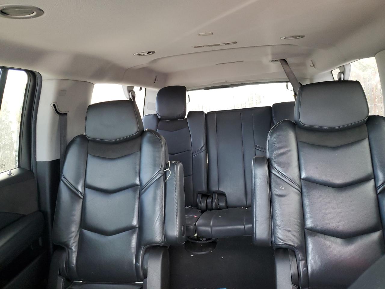 2018 Cadillac Escalade - Image 10