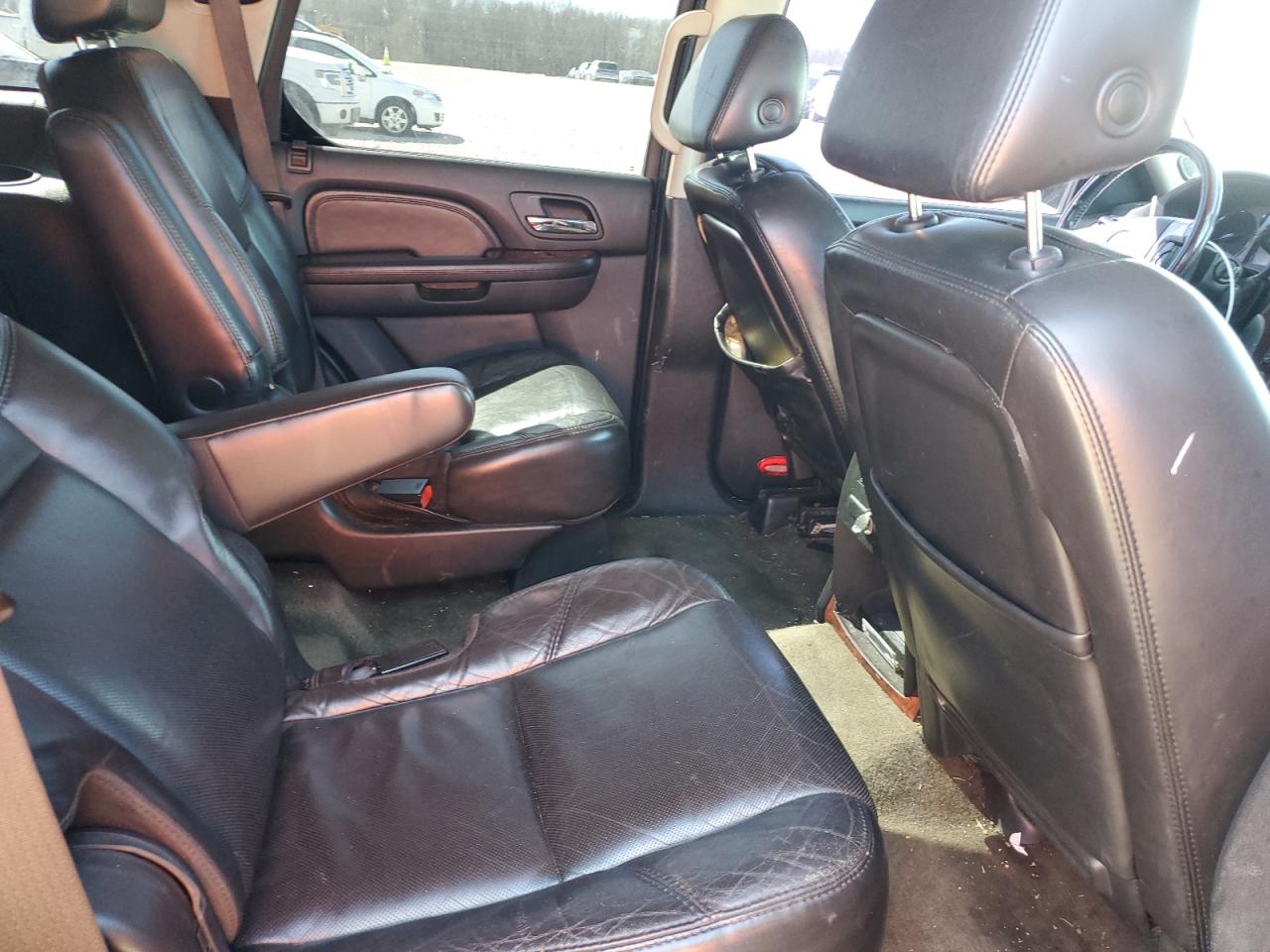 2007 Cadillac Escalade - Image 11