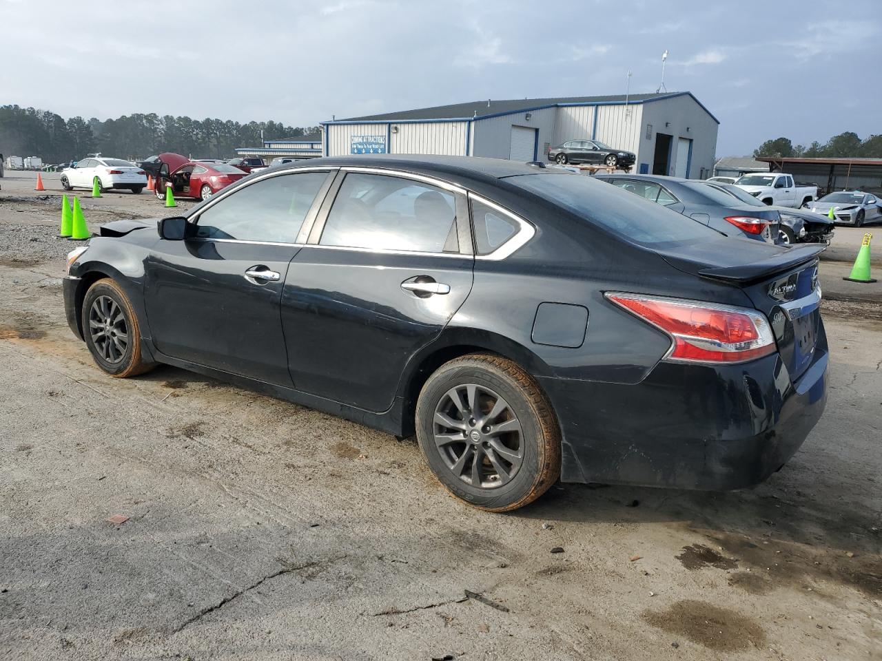 2015 Nissan Altima - Image 2