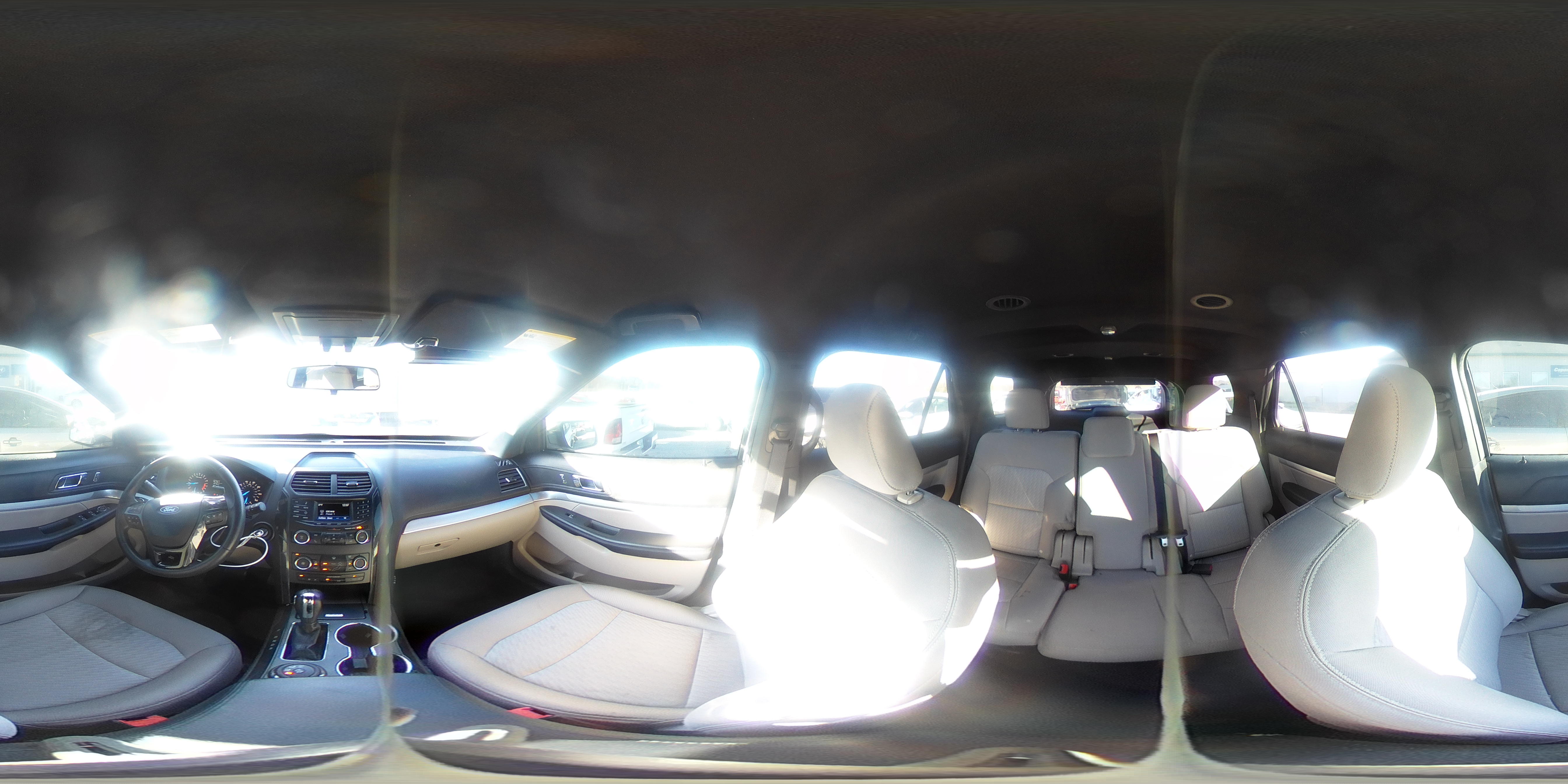 2019 Ford Explorer - Image 16