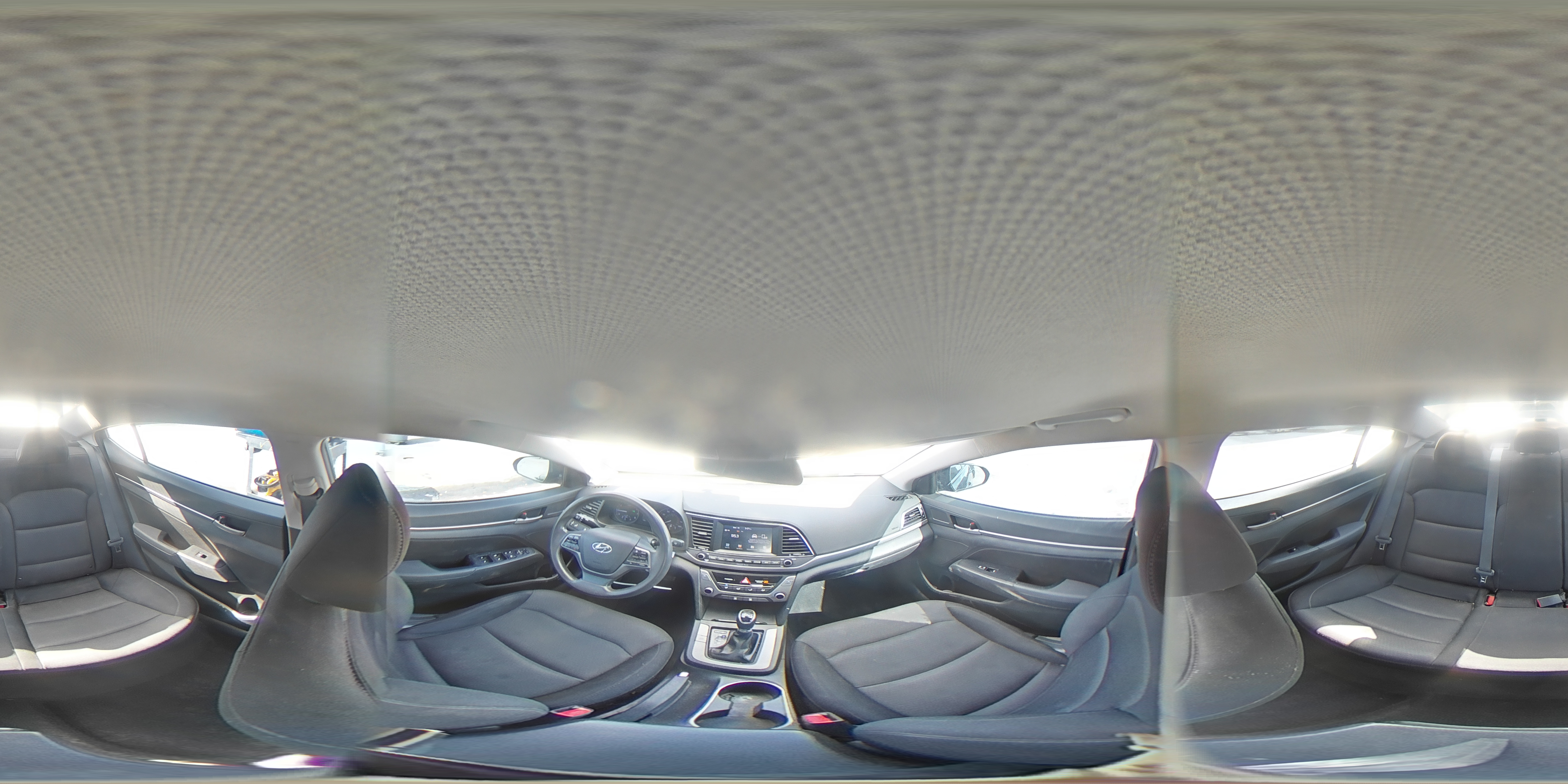 2018 Hyundai Elantra - Image 15