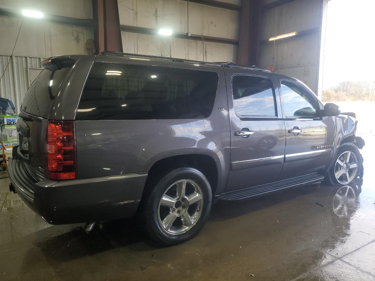 2011 Chevrolet Suburban - Image 3