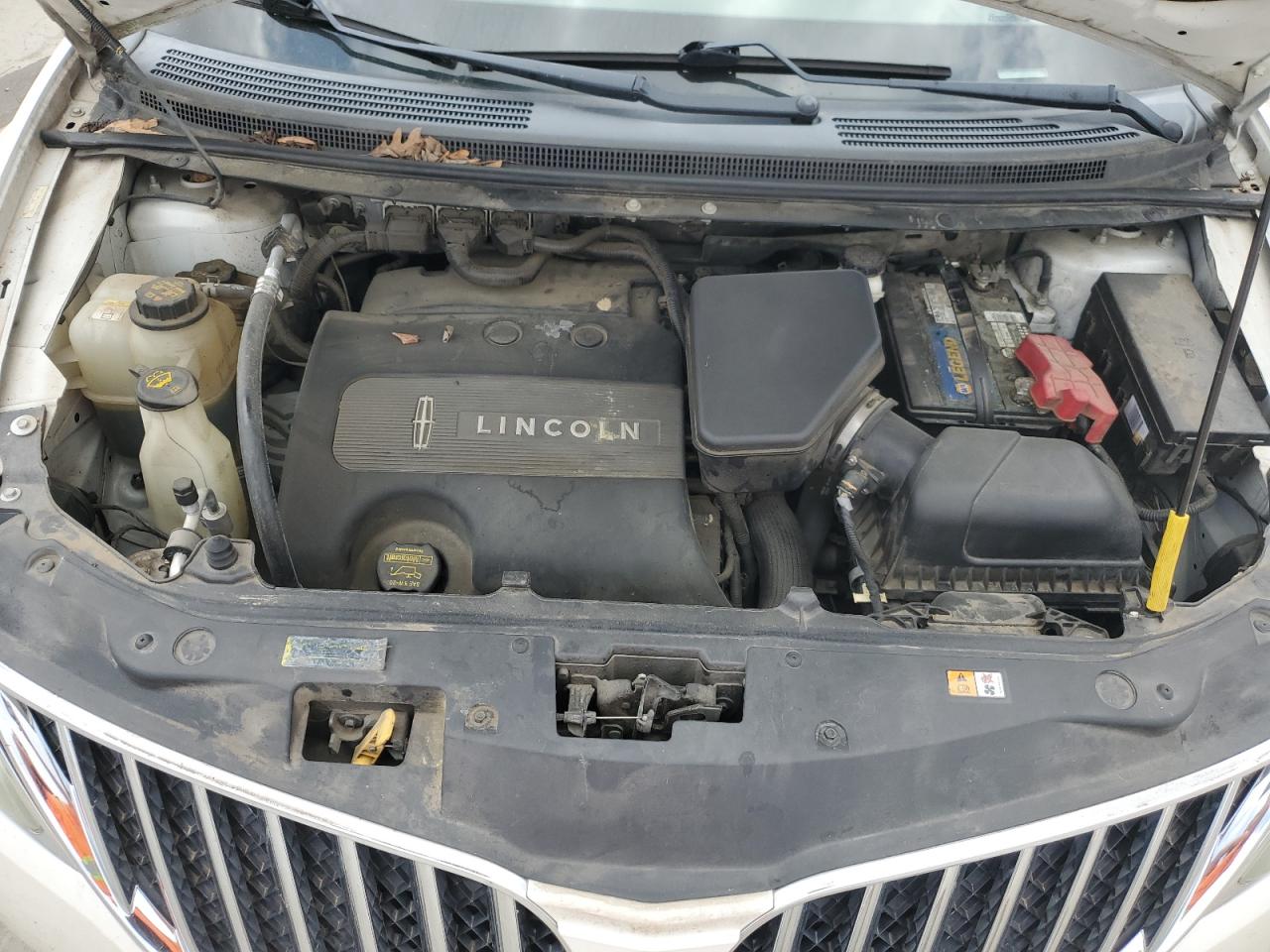 2011 Lincoln MKX - Image 12