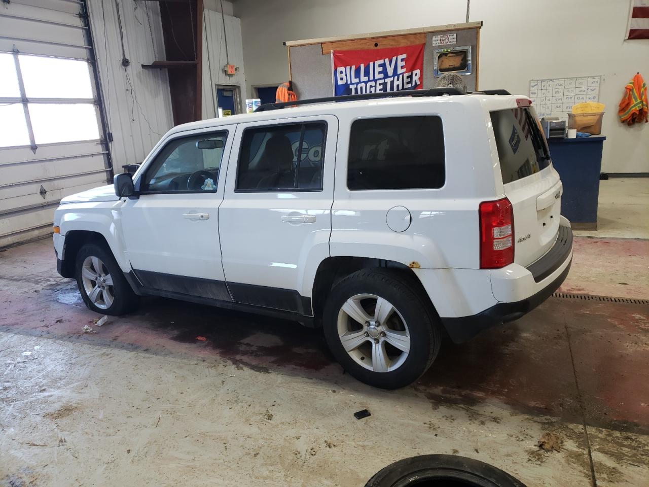 2016 Jeep Liberty (Patriot) - Image 2