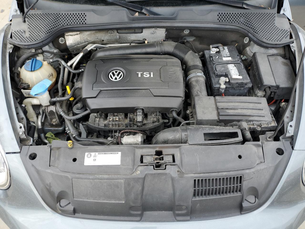2014 Volkswagen Beetle - Image 11