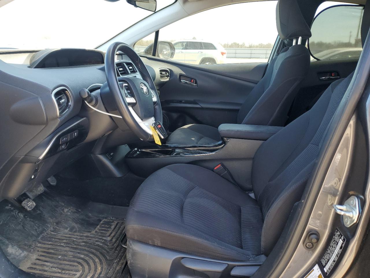 2017 Toyota Prius - Image 7