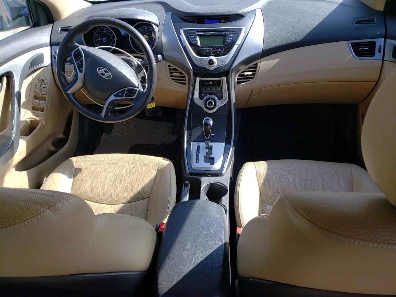 2011 Hyundai Elantra - Image 8