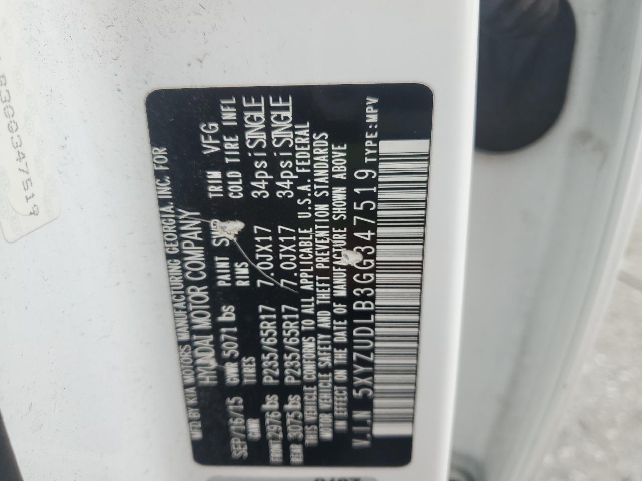 2016 Hyundai Santa Fe - Image 12