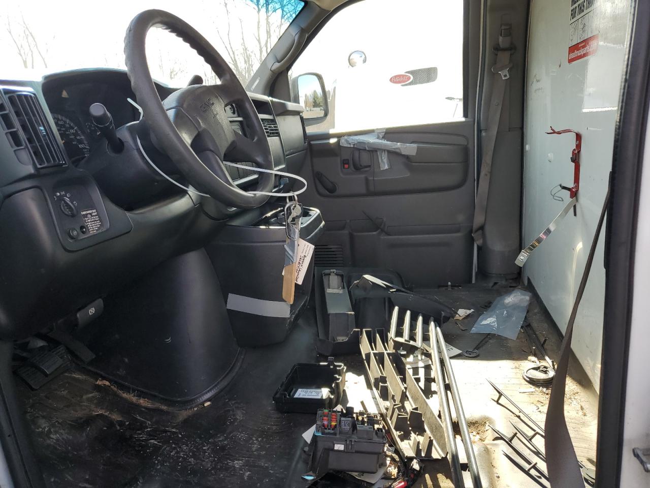 2007 GMC Savana - Image 7
