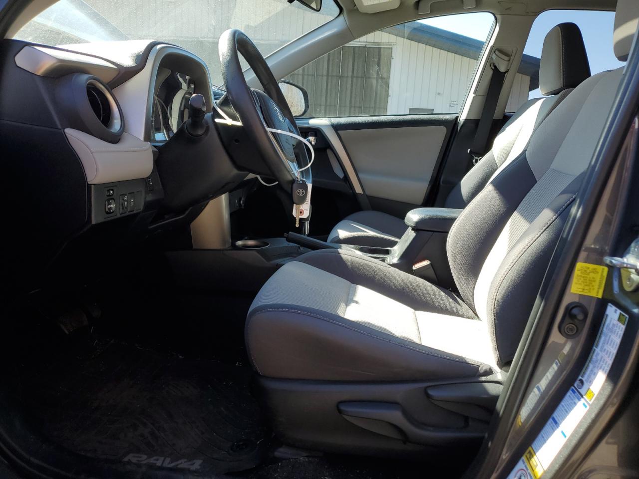 2015 Toyota RAV 4 - Image 7